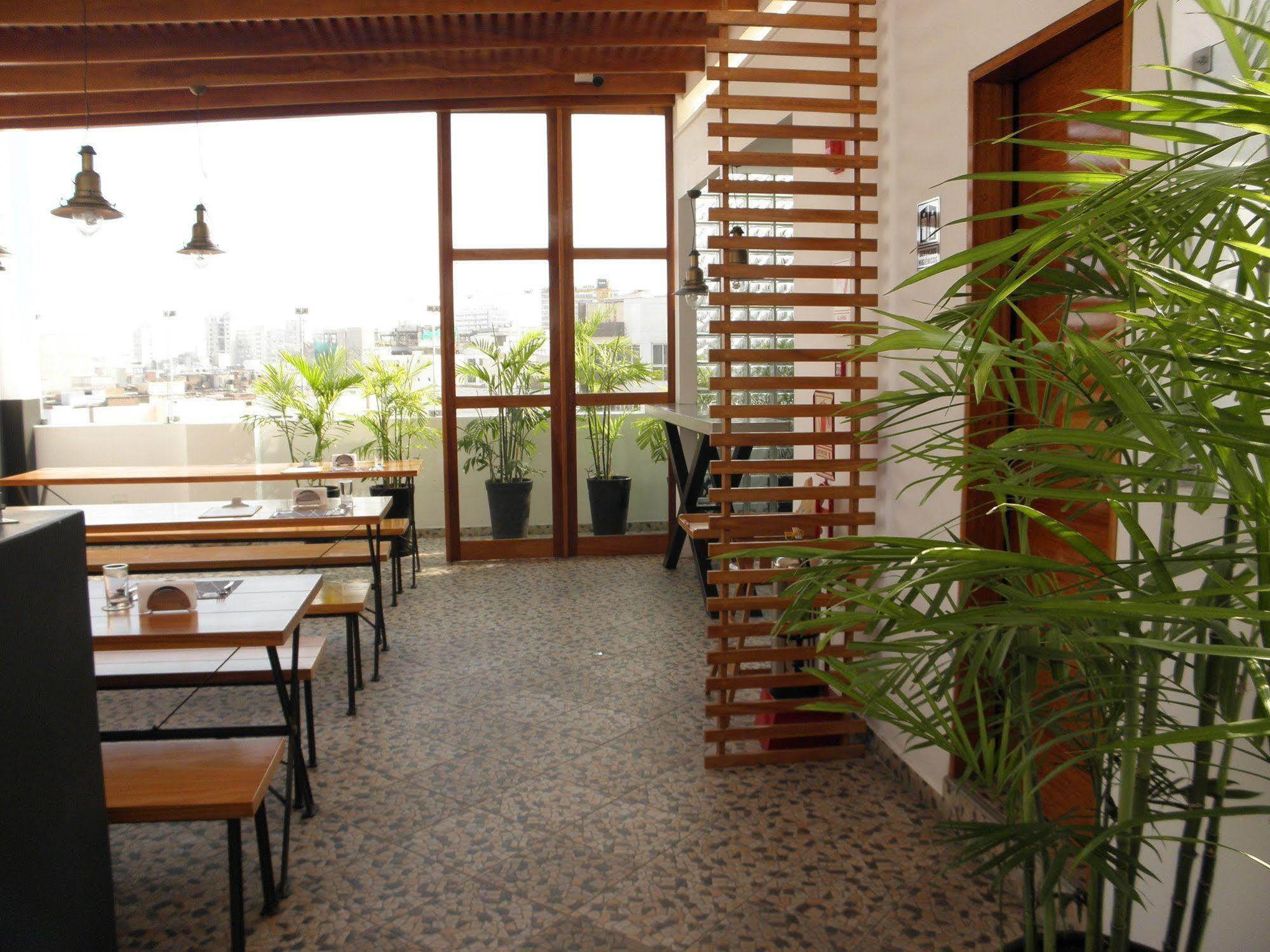 The Point Miraflores, Ліма Екстер'єр фото